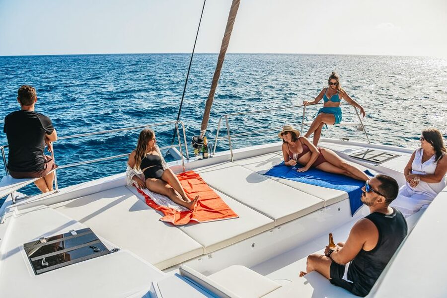 Gran Canaria: Catamaran Day Trip with Food and Drinks - Setting sail from Puerto Rico