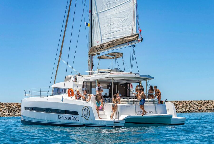 Gran Canaria: Catamaran Day Trip with Food and Drinks - The first stop: snorkeling, SUP, and kayaking