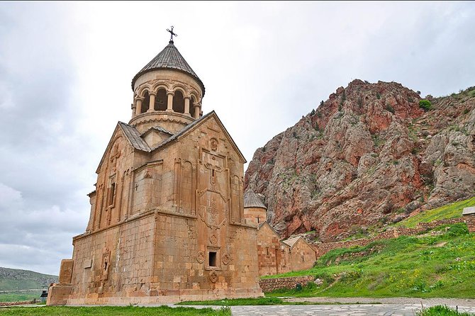 Group tour: Khor Virap, Noravank, Areni Winery and Cave - Lunch, wine, and the Areni grape
