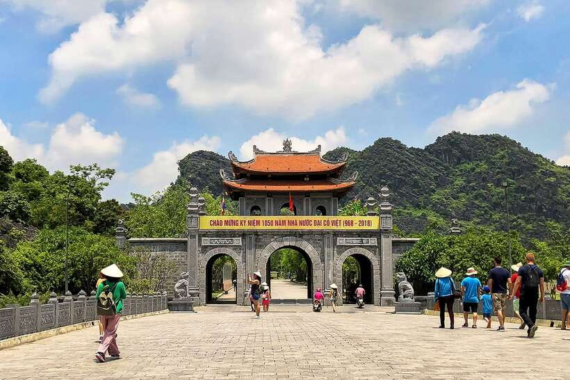Hanoi/Ninh Binh: Tam Coc, Hoa Lu & Mua Caves Full-Day Trip - Why this day trip works so well from Hanoi