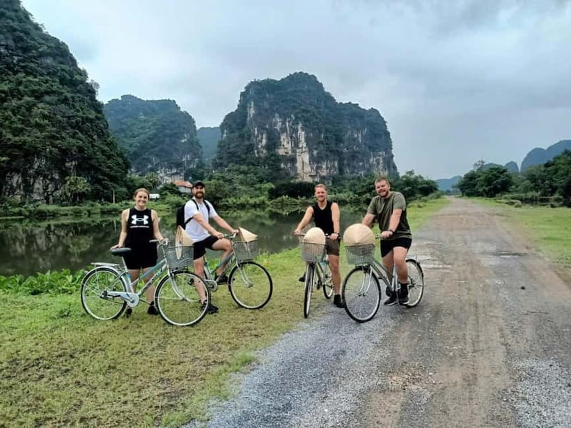 Hanoi/Ninh Binh: Tam Coc, Hoa Lu & Mua Caves Full-Day Trip - The 500-step climb at Mua Cave