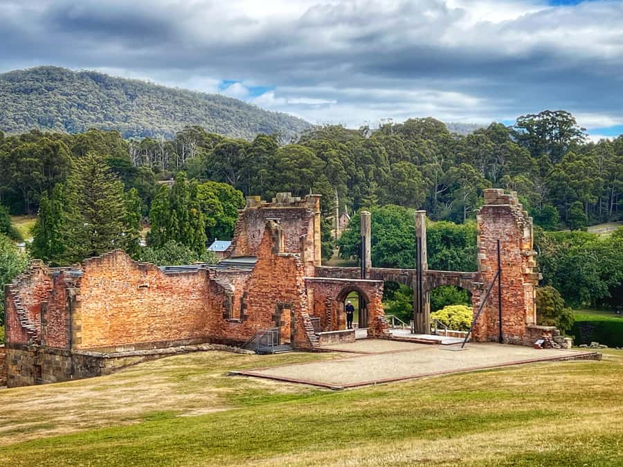 Hobart: Port Arthur & Tasman Park Full-Day Trip with Cruise - Remarkable Cave, with a timing choice