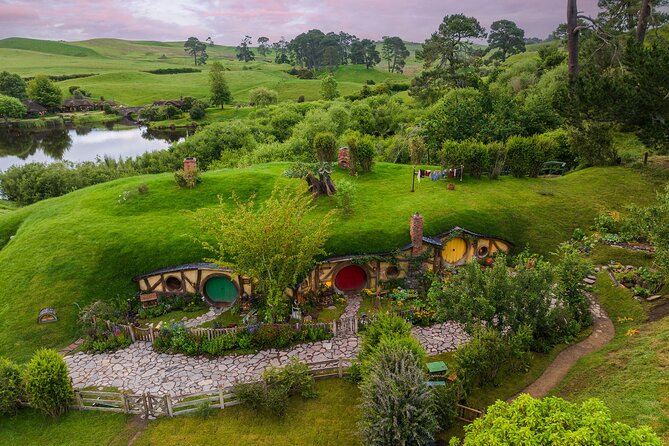 Hobbiton & Waitomo Caves Guided Day Trip from Auckland incl lunch - Why this two-stop day works so well