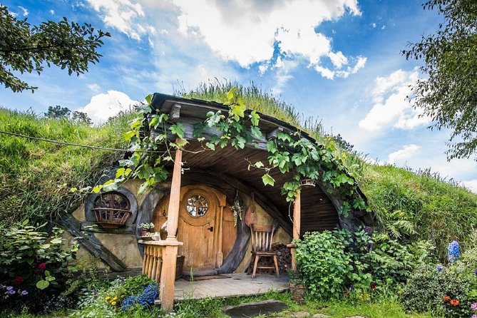 Hobbiton & Waitomo Caves Guided Day Trip from Auckland incl lunch - Group size, timing, and practical limits