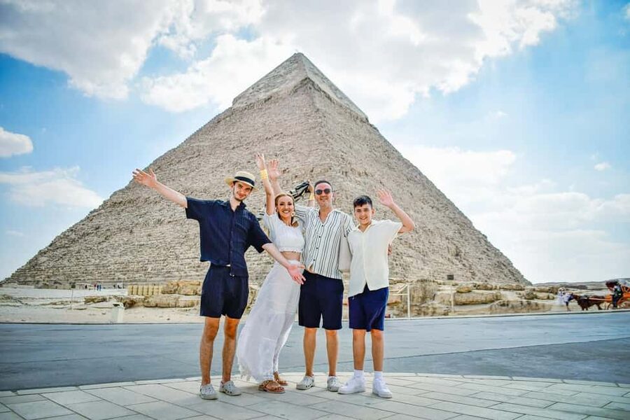 Hurghada: Cairo Pyramids, Sphinx & Egyptian Museum Day Trip - Key points before you book