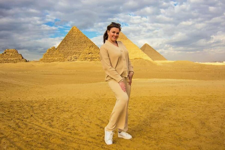 Hurghada: Cairo Pyramids, Sphinx & Egyptian Museum Day Trip - Optional Nile boat ride and central Cairo