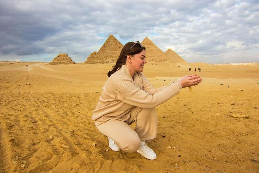 Hurghada: Cairo Pyramids, Sphinx & Egyptian Museum Day Trip - Guides, drivers, and the level of care