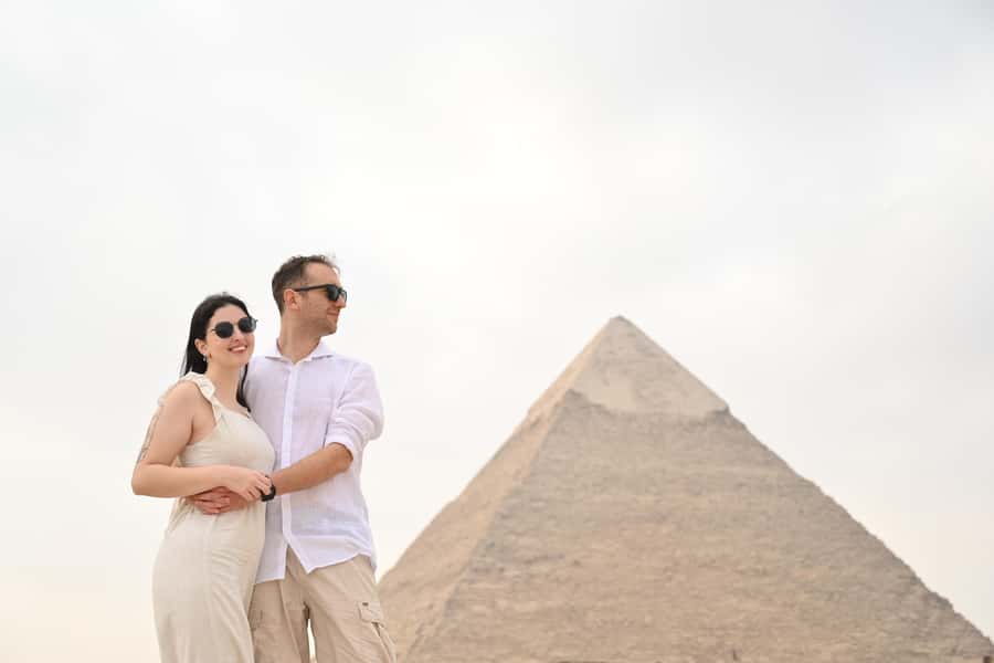 Hurghada Day Trip to Giza Pyramids, Sphinx, Museum and lunch - Going inside a pyramid: choose with care