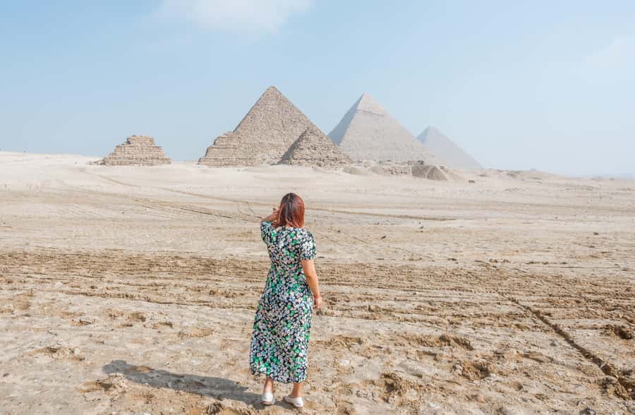 Hurghada Day Trip to Giza Pyramids, Sphinx, Museum and lunch - Why the guide can make or break this day