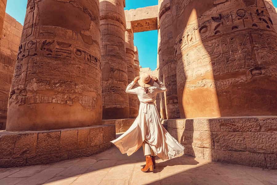 Hurghada: Valley of Kings Hatshepsut & Karnak Luxor Day Trip - Luxor Temple from outside