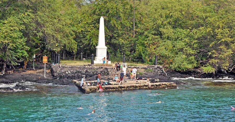 Kailua-Kona: Captain Cook Reef Catamaran Day Trip with Lunch - Why Captain Cook Monument matters