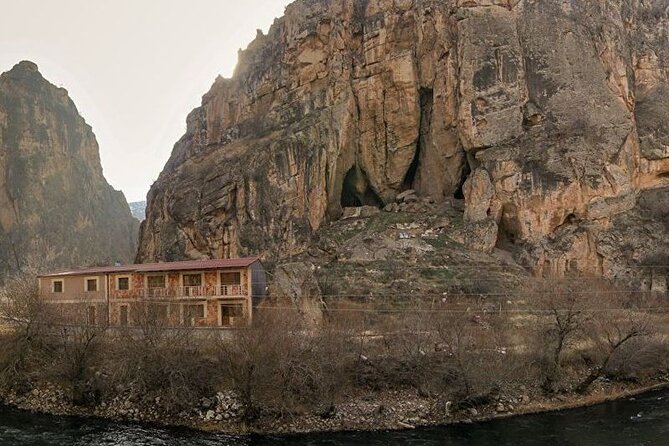 Khor Virap, Noravank & Birds' Cave Day Trip with Wine Tasting - Guides, languages and the feel of the day