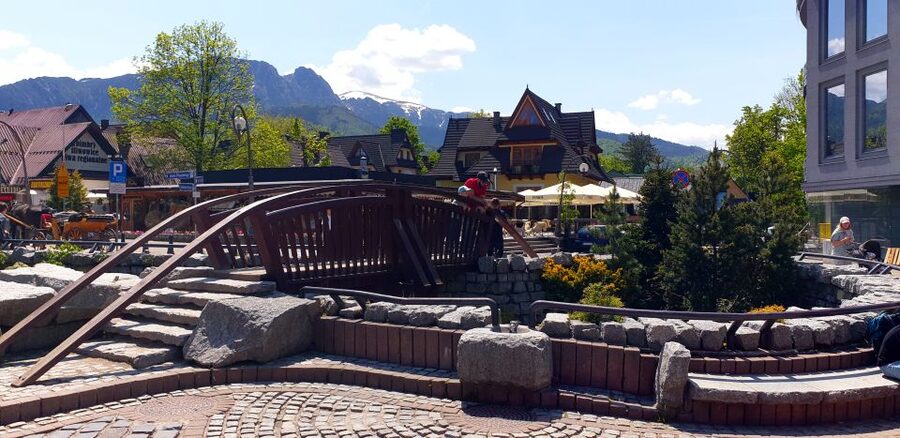 Krakow: Zakopane, Funicular, Cheese, and Highland Day Trip - Weather, clothing, and practical limits