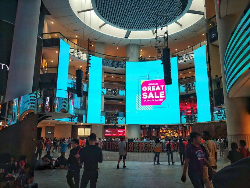 Kuala Lumpur: Genting Highlands & Batu Caves Day Trip - What the guides add to a shared tour