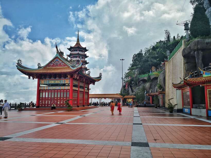 Kuala Lumpur: Genting Highlands & Batu Caves Day Trip - Practical details that affect the value
