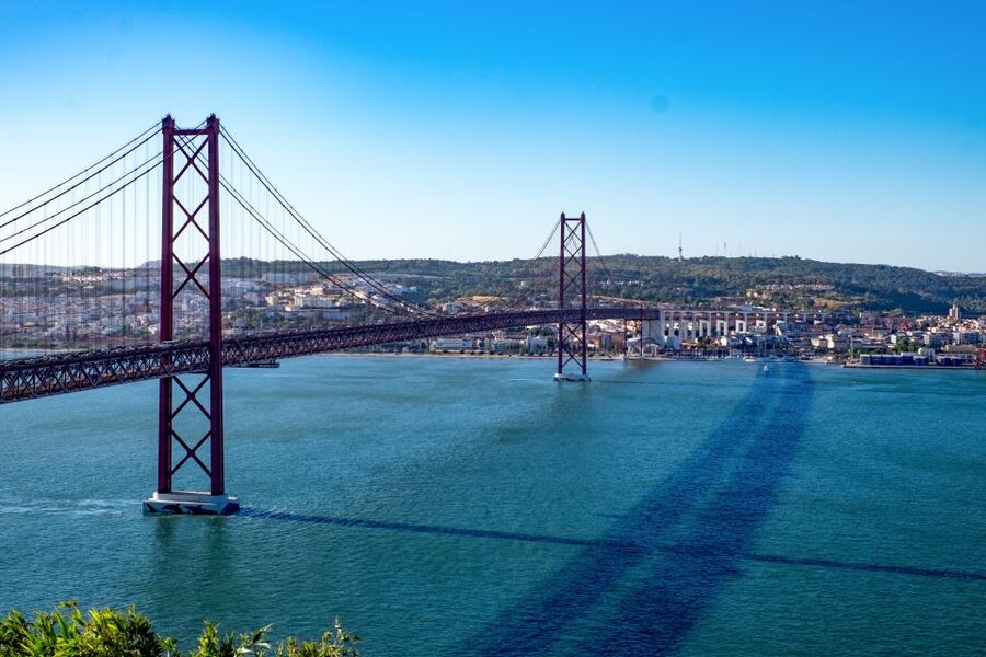 Lisbon: Arrábida Natural Park and Sesimbra Day Trip - Arrábida Natural Park and the western coast