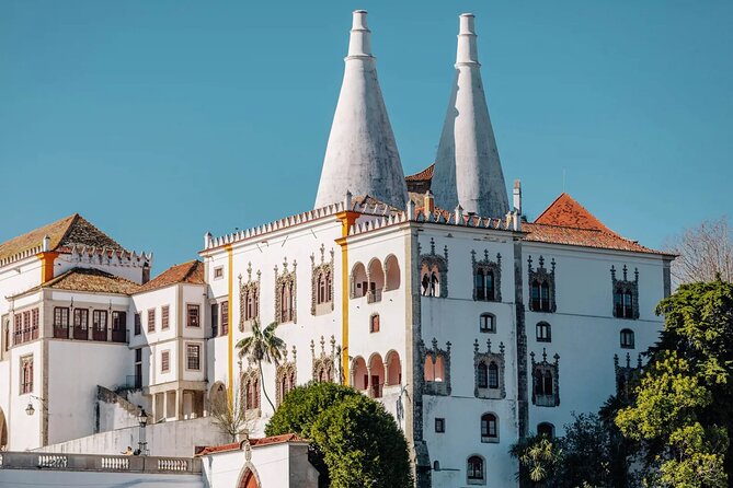 Lisbon: Sintra Private Day Trip with Pena Palace & Wine Tasting - Lunch in Colares, with time to eat like a local