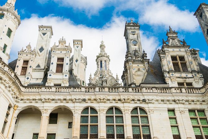 Loire Valley Wine and Castles Small-Group Day Trip from Paris - A real lunch break in medieval Amboise