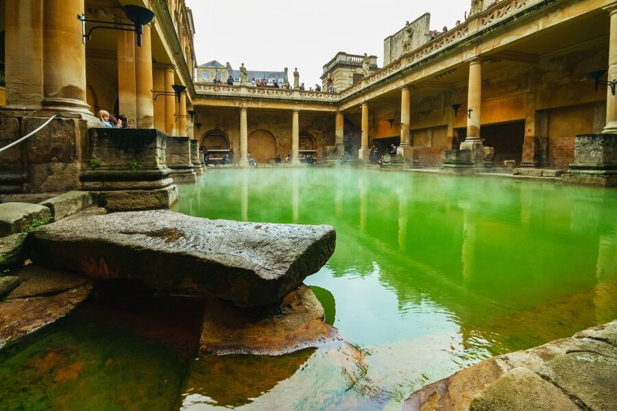 London: Windsor, Stonehenge, Bath, and Roman Baths Day Trip - The coach, guide, and pace