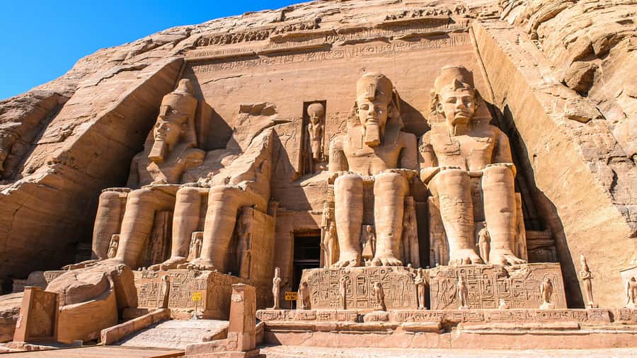 Luxor: Abu Simbel Temple Private Guided Day Trip with Lunch - The Great Temple and its four seated kings