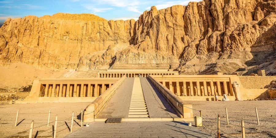 Luxor Day Trip from Hurghada Small Group & Tutankhamun Tomb - What the small-group format changes