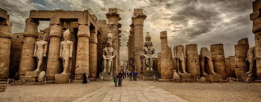 Luxor Day Trip from Hurghada Small Group & Tutankhamun Tomb - The minivan ride from Hurghada to Luxor