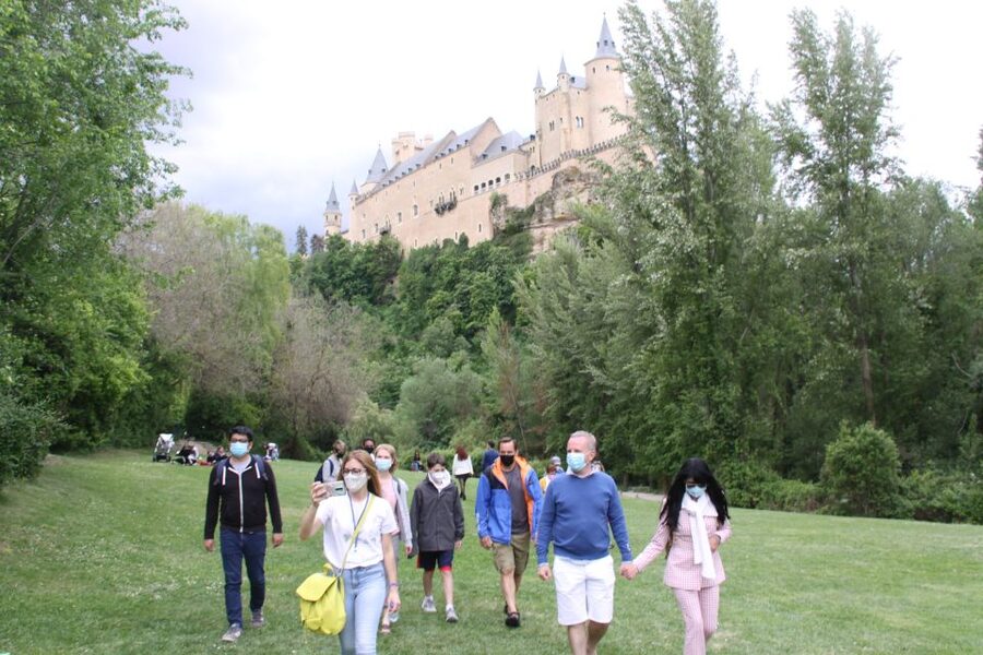 Madrid: Avila and Segovia Day Trip with Tickets to Monuments - Segovia begins with an engineering marvel