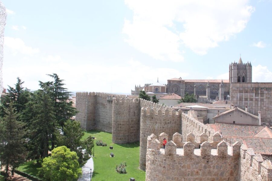Madrid: Avila and Segovia Day Trip with Tickets to Monuments - The Alcázar, Spain’s fairytale castle