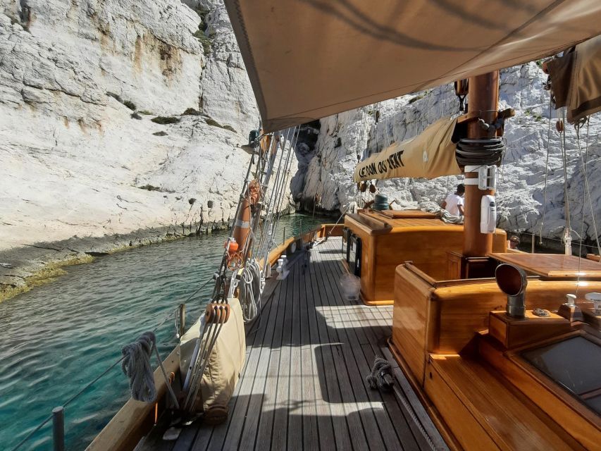 Marseille: Calanques Sailing Day Trip with Lunch and Wine - The buffet lunch and organic wine