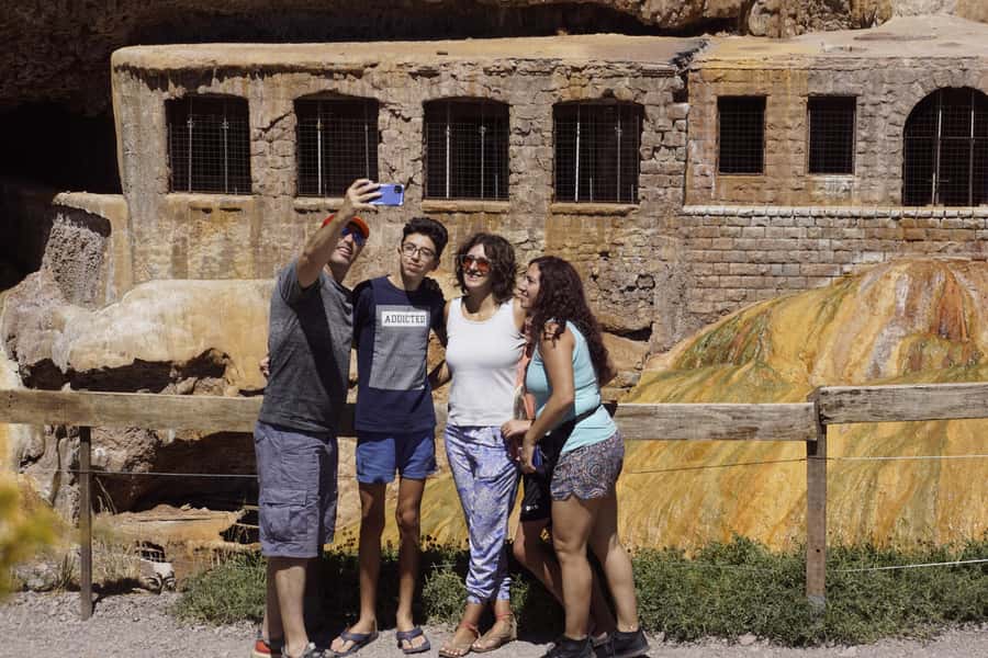 Mendoza: Aconcagua, Uspallata & Puente del Inca Day Trip - Meeting Aconcagua at Laguna Horcones