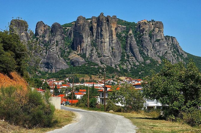 Meteora Monasteries Private Full Day Trip From Athens - Reaching the Meteora monasteries