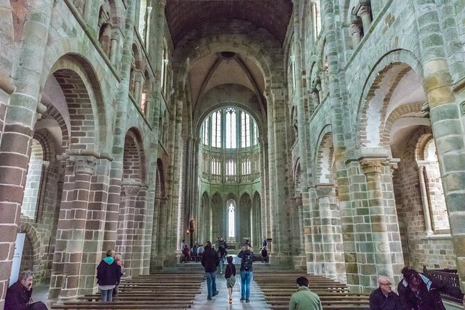 Mont Saint Michel Day Trip from Paris with English Speaking Guide - Lunch, galettes, and free time