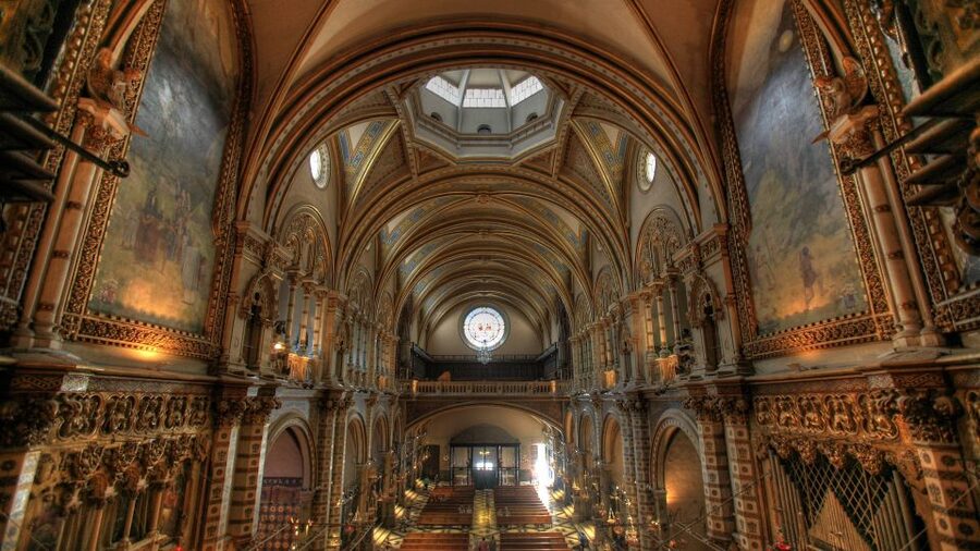 Montserrat: Morning or Afternoon Half-Day Trip with Pickup - Who should book this Montserrat trip?