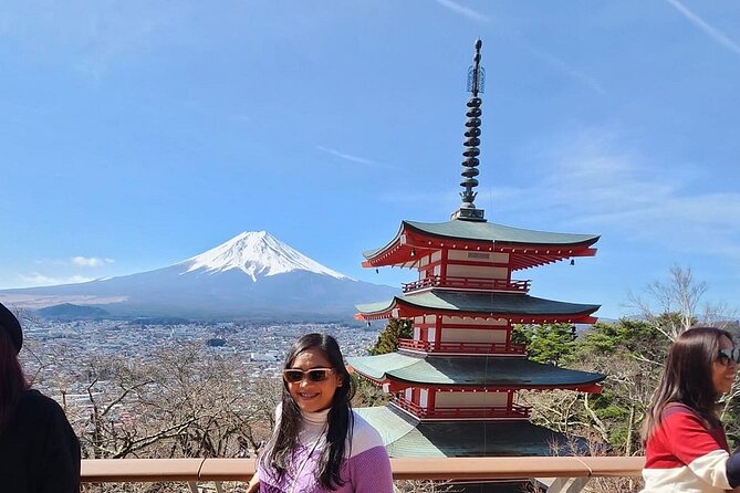 Mt. Fuji Day Trip from Tokyo with English Speaking Driver Guide - Kitaguchi Hongu Fuji Sengen Shrine brings a quieter mood