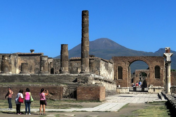 Naples: Pompeii & Mt Vesuvius All-Inclusive Small Group w/ Lunch - Why pairing Pompeii with Vesuvius works
