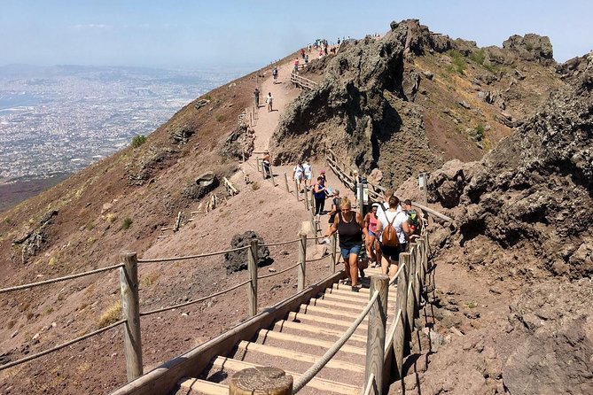Naples: Pompeii & Mt Vesuvius All-Inclusive Small Group w/ Lunch - Group size, guides, and the meaning of small group