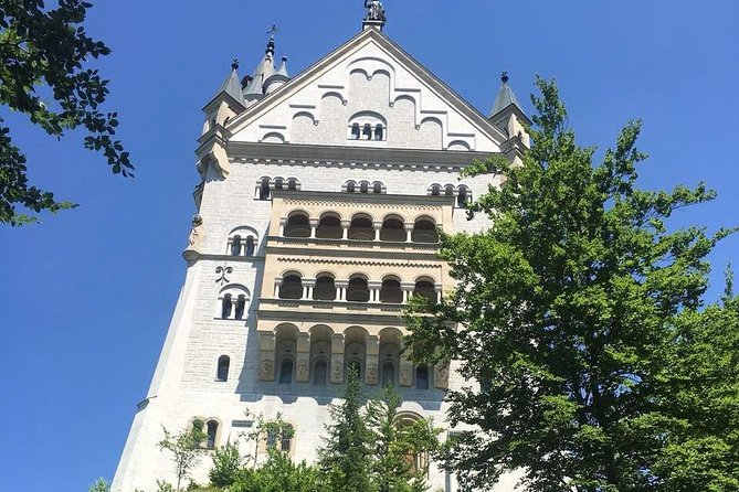 Neuschwanstein Castle and Linderhof Palace Day Trip from Munich - What the coach ride adds to the day