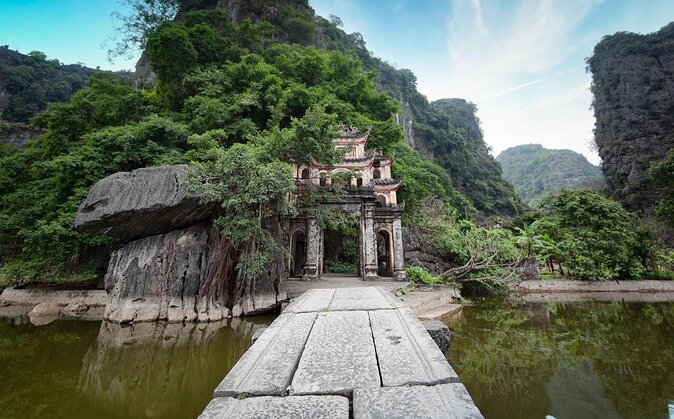 Ninh Binh Day Trip: Bai Dinh-Trang An-Mua Cave, Buffet, Boat, Bus - Why this Ninh Binh day trip works