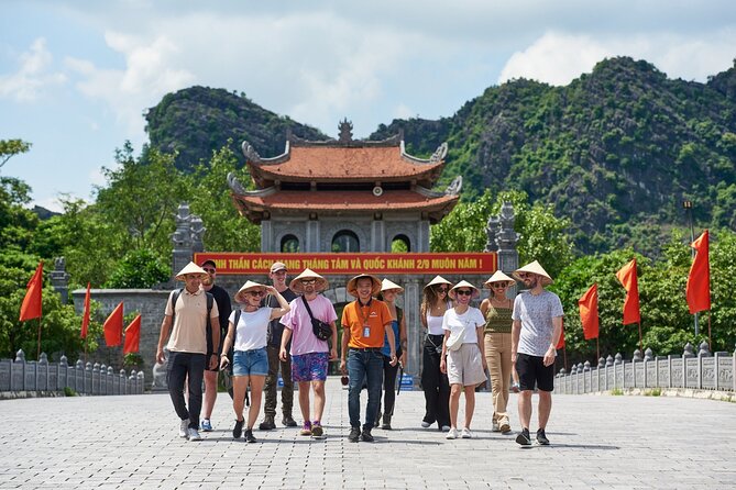 Ninh Binh Day Trip: Hoa Lu-Trang An/Tam Coc-Mua Cave-Cycling-Boat - Buffet lunch and a practical pause