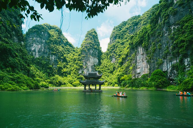 Ninh Binh Day Trip: Hoa Lu-Trang An/Tam Coc-Mua Cave-Cycling-Boat - The 500-step climb at Mua Cave