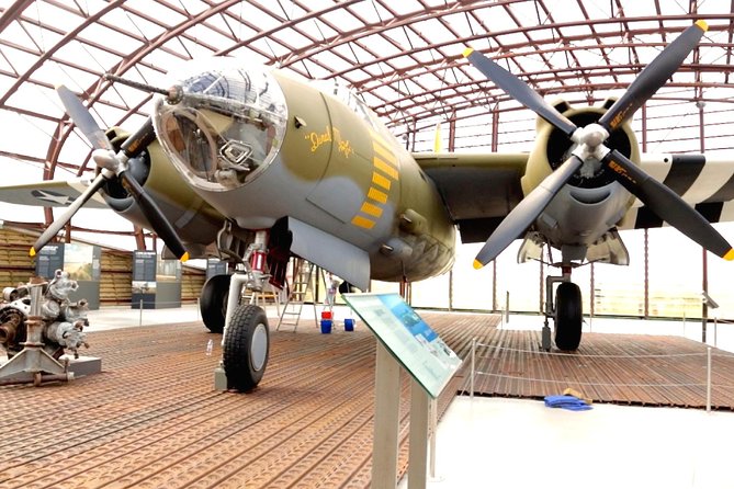 Normandy D-Day Sites & Cemetery Day Trip from Paris with Lunch - A pre-booked lunch in a Norman port town
