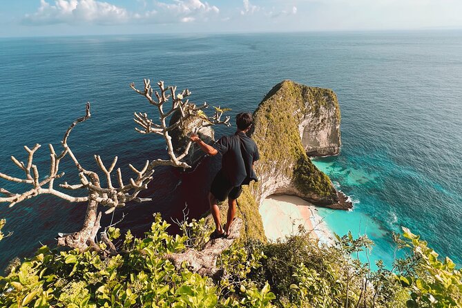 Nusa Penida day trip: boat, 4 snorkeling, Manta rays & Land tour - Lunch with an infinity pool and ocean views