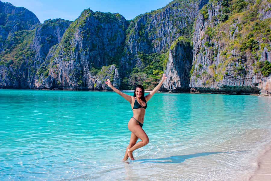 Phi Phi & Bamboo Islands: Premium Day Trip w/ Seaview Lunch - Leaving Phuket by minivan and speedboat