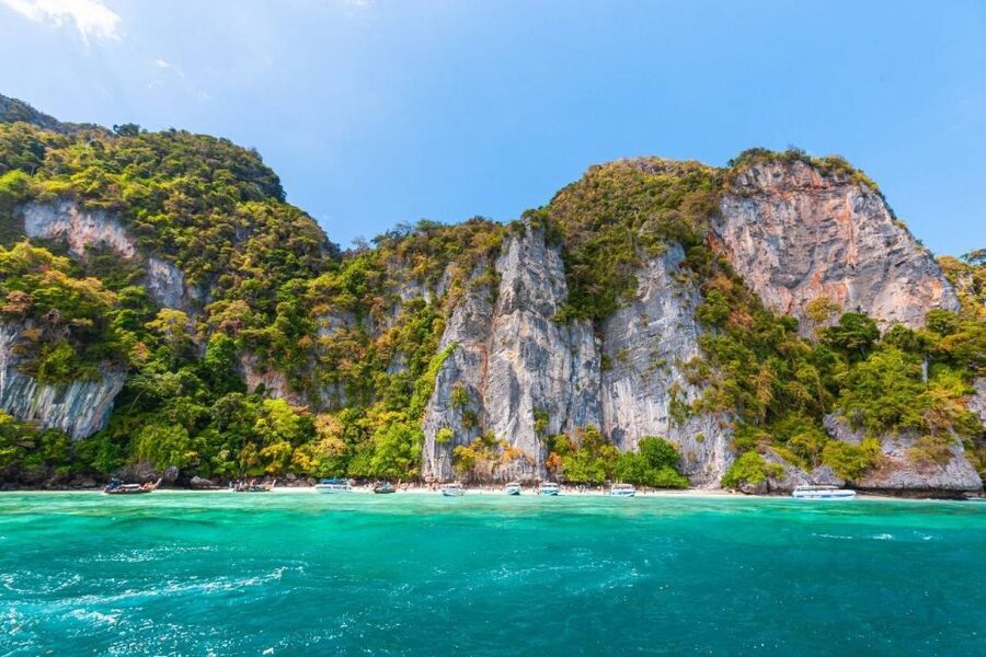 Phuket: Phi Phi Islands and Maya Bay Day Trip with Lunch - Why this Phuket day trip works