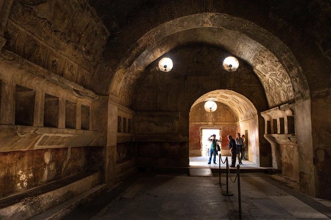 Pompeii & Mt.Vesuvius Day Tour from Naples with Pizza Lunch - The included lunch near Pompeii