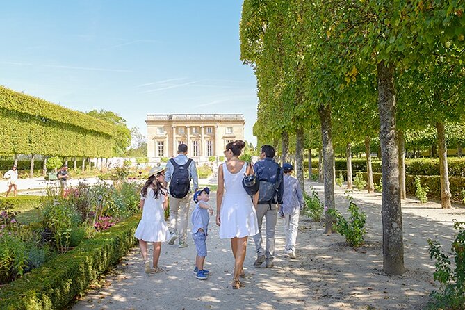Private Half-Day Trip to Versailles from Paris with Macarons - Leaving Paris in a chauffeured Mercedes
