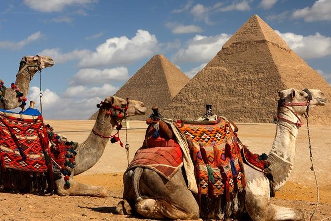 Private Tour: Day Trip to the Pyramids and Sphinx from Cairo - Going inside the Great Pyramid of Khufu