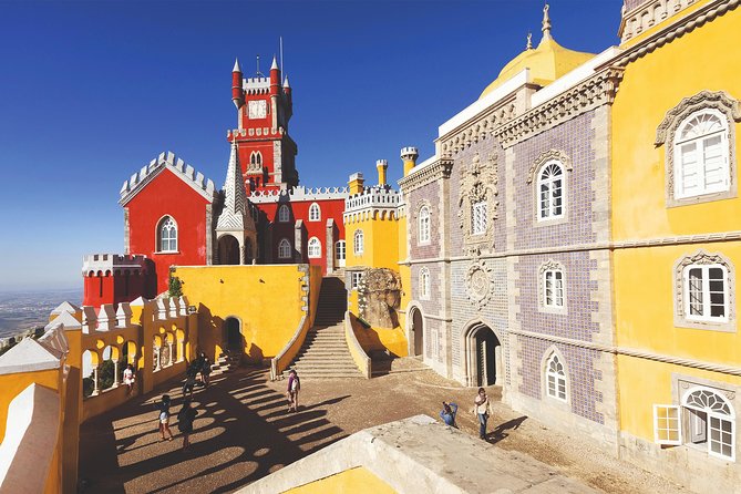 Private Tour: Sintra and Cascais Day Trip from Lisbon - Two hours to eat and explore in Sintra
