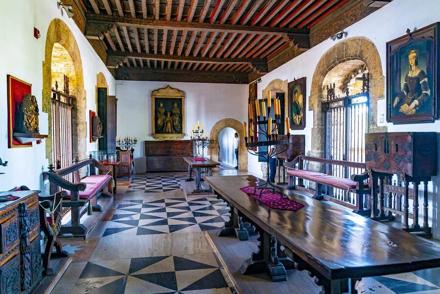 Punta Cana: Santo Domingo Day Trip with Tickets and Lunch - The first cathedral and the city’s major monuments