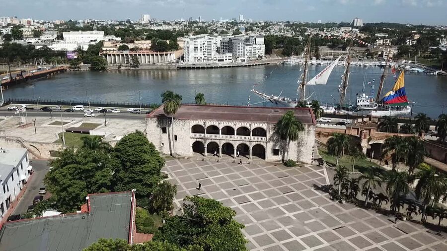 Punta Cana: Santo Domingo Day Trip with Tickets and Lunch - How the guides shape the experience
